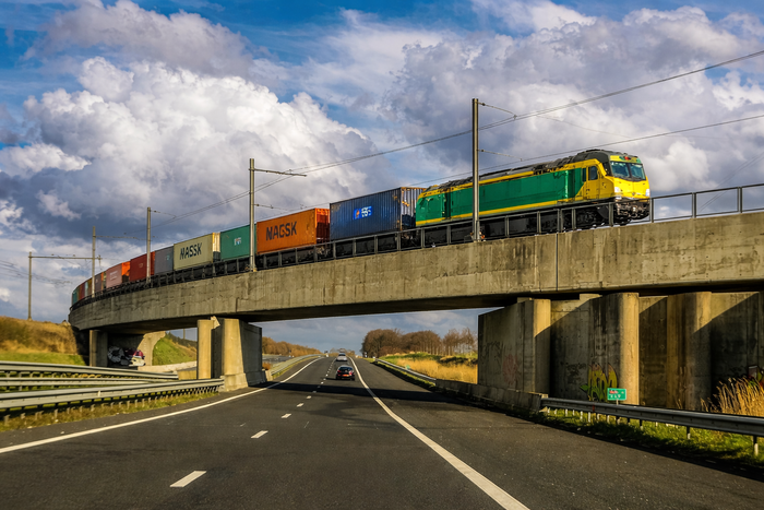 Het Mallardviaduct bij Arnemuiden voor goederenvervoer over het spoor