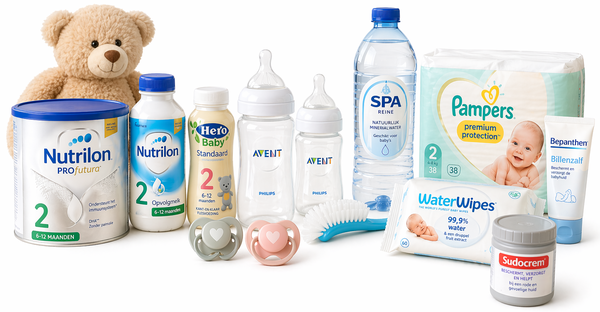 Babyvoeding, luiers, billendoekjes, babyzalf, flesjes, spenen en een knuffelbeer